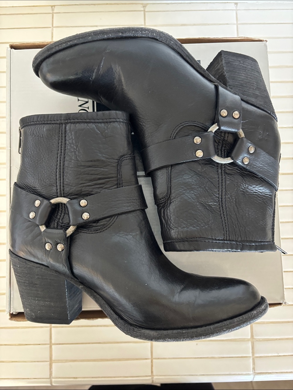 Frye Black Leather Tabitha Harness Ankle Booties 9M - Picture 9 of 10
